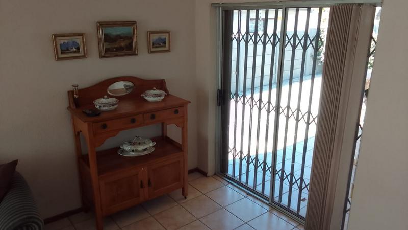 3 Bedroom Property for Sale in Oakglen Western Cape